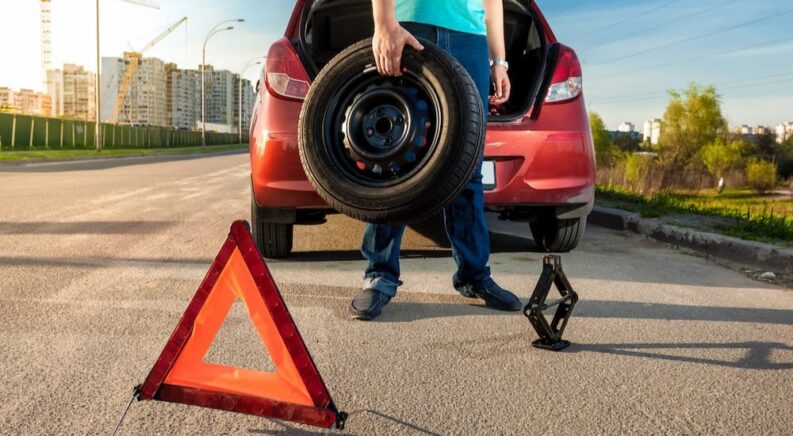 Choosing a Spare Tire vs an Inflation Kit for Emergency Repairs